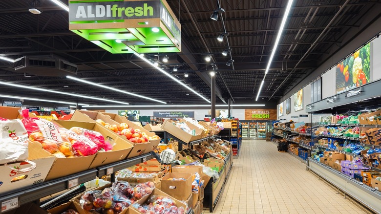 produce section of an american aldi store