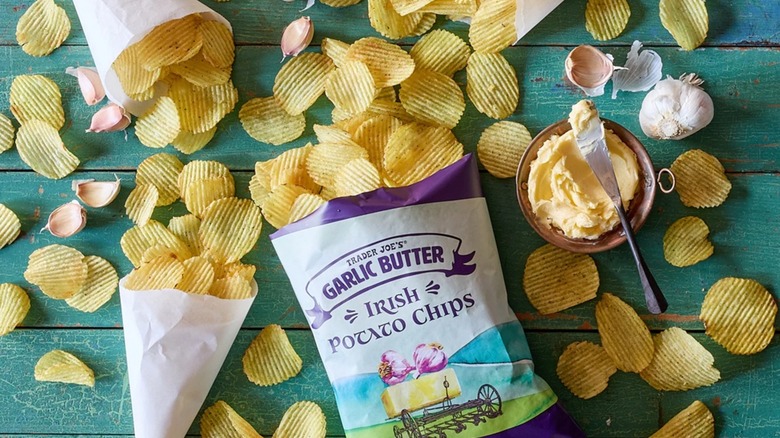 garlic butter potato chips stead with garlic and butter