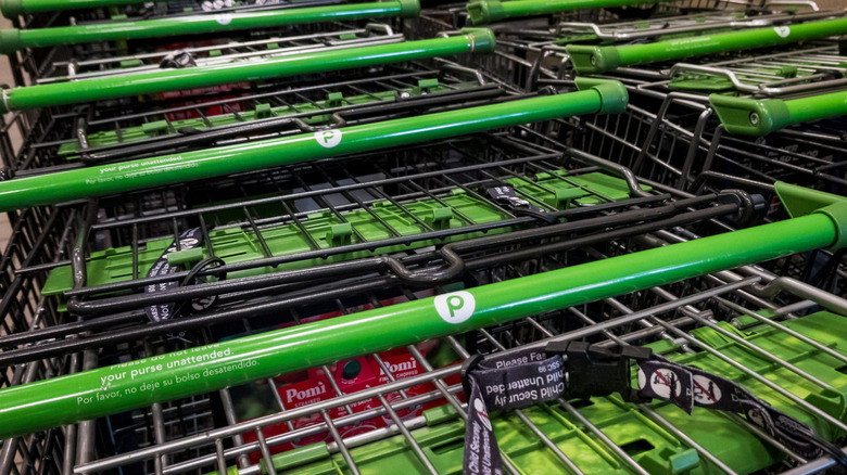 Shopping carts with green Publix-branded handles