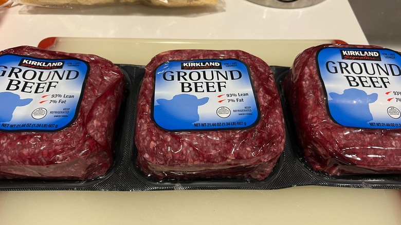 costco 93/7 lean ground beef on table