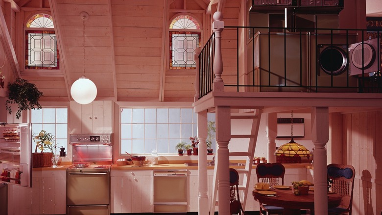 1980s kitchen with loft