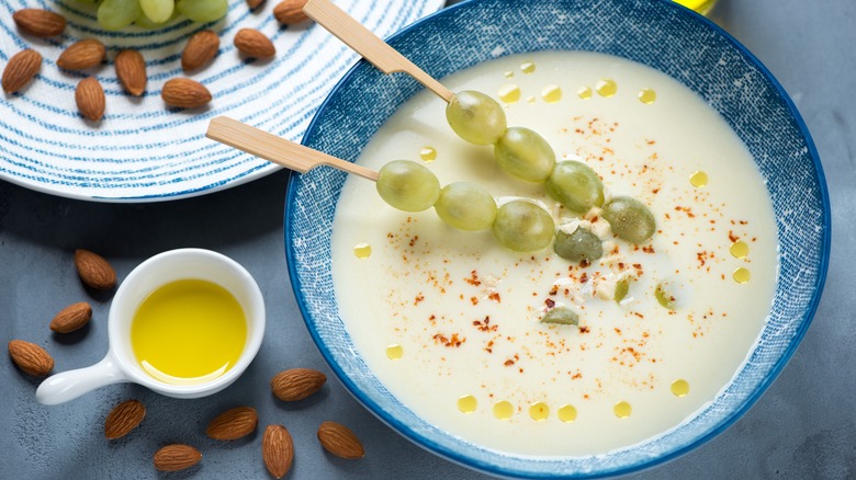 White gazpacho ajo blanco