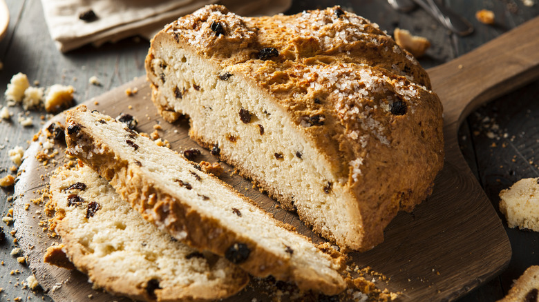 Traditional Irish soda bread loaf and slices