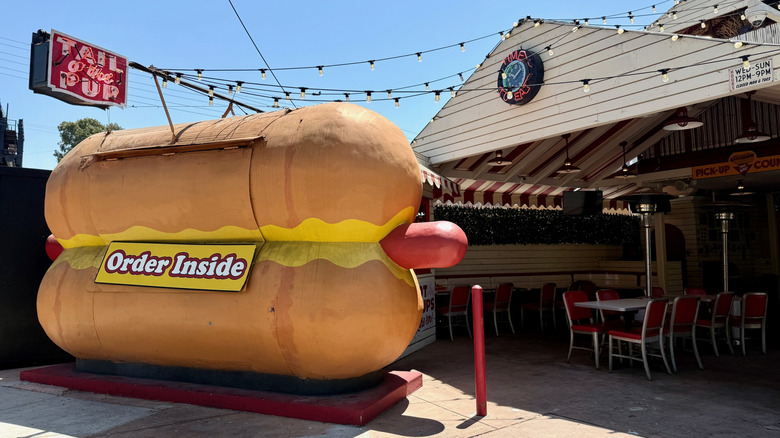 Exterior of Tail O' the Pup