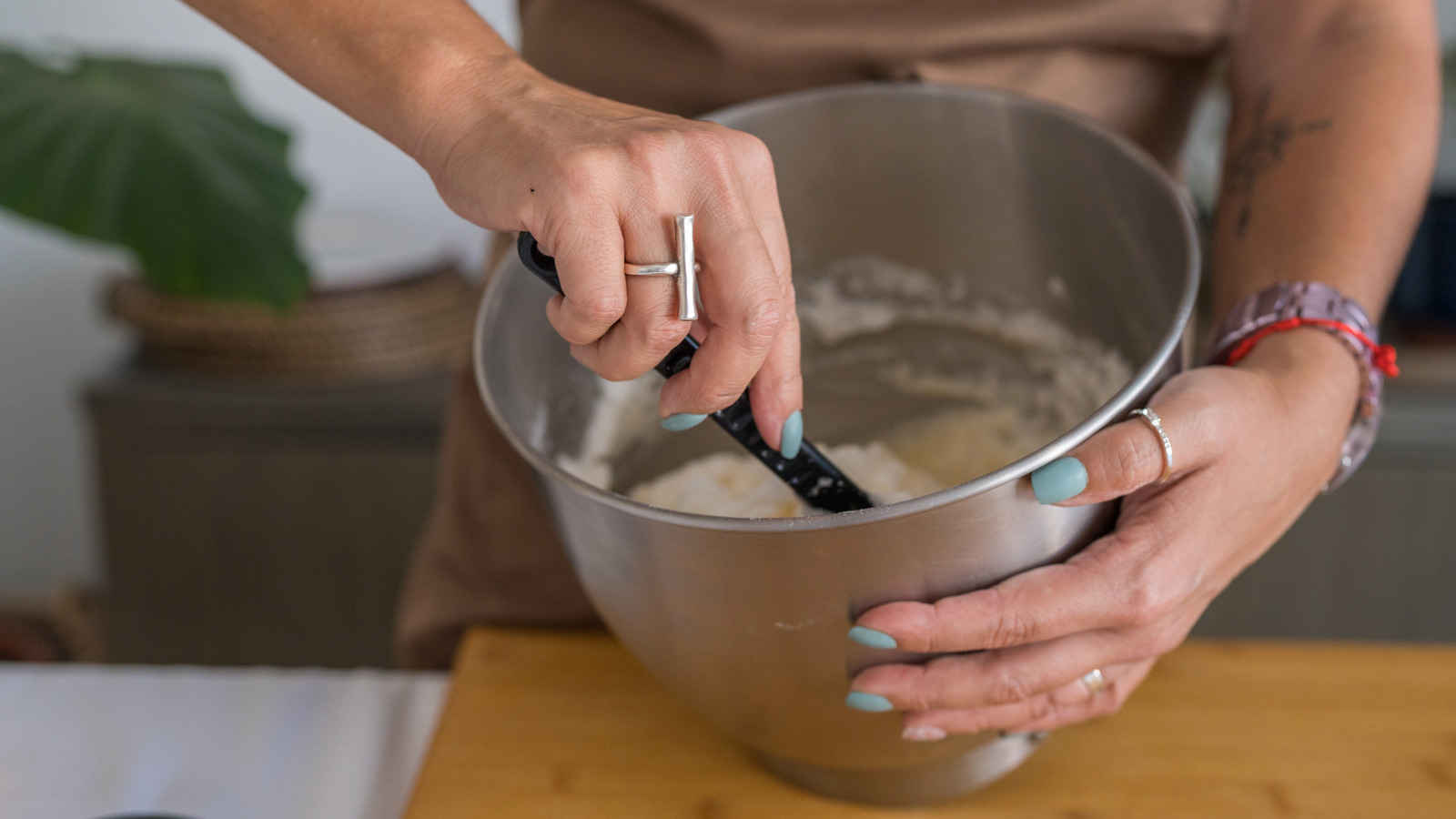 The Iconic Vintage Cake From The '60s More People Need To Make