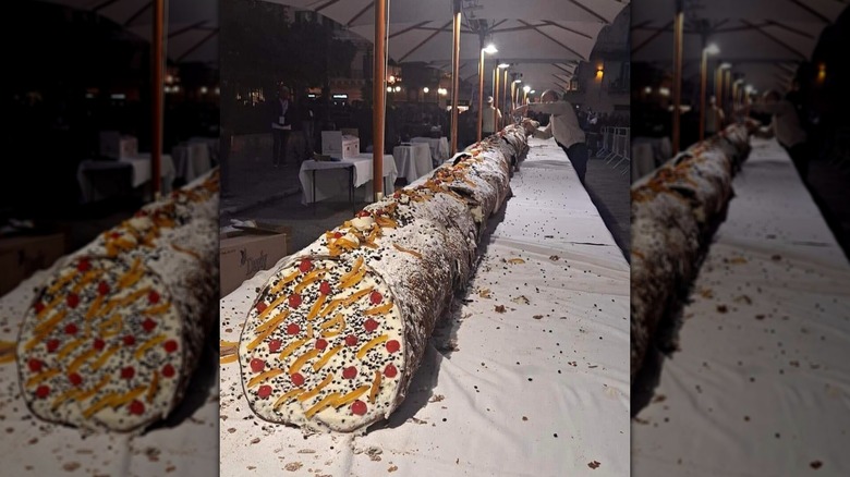 world's largest cannolo seen from one end