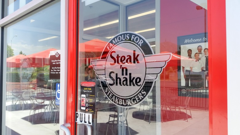 steak 'n shake logo on glass doors