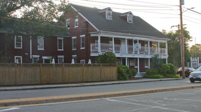 street view of stone's public house with sunset