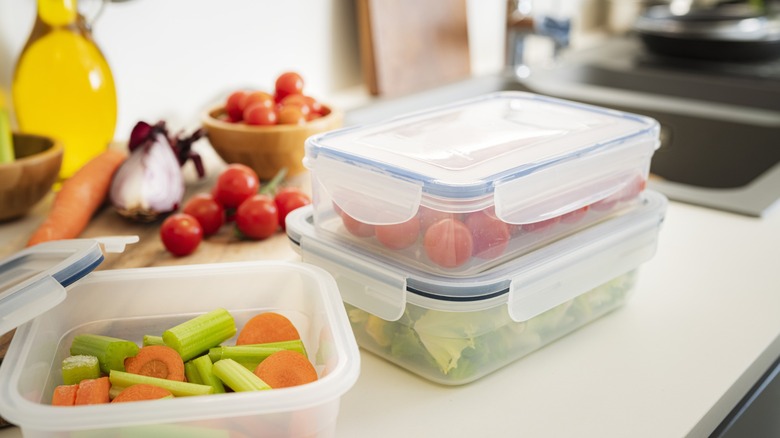tupperware containers with food