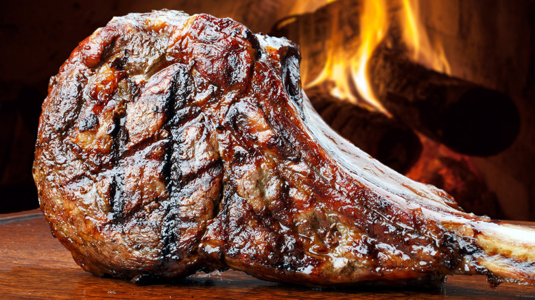 tomahawk steak
