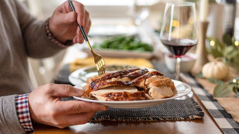 sliced turkey on plate