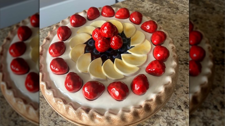 Vintage Sanor Ceramica pie keeper