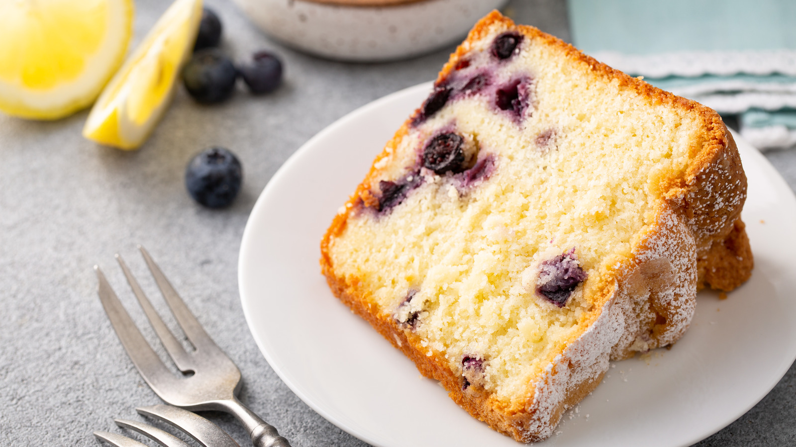 The Simple Hacks That Prevent Fruit From Sinking To The Bottom Of Cakes