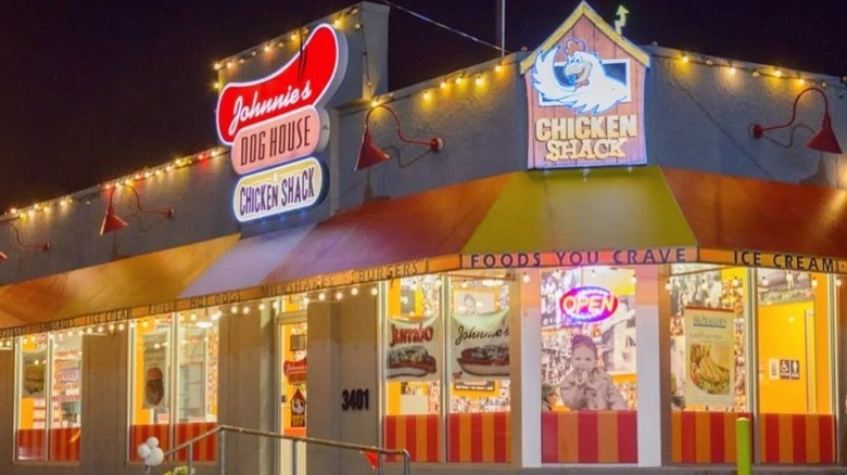 johnnie's dog house lit up home of delaware destroyer