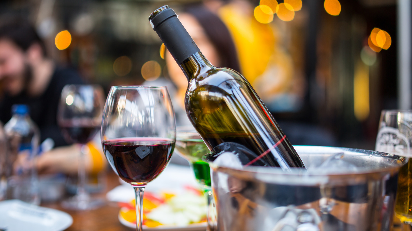 The Water Hack That Chills Wine Faster Than You Can Drink It