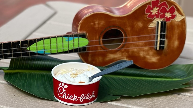 chick-fil-a banana pudding with ukulele