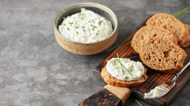 benedictine spread with sliced bread