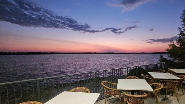outdoor dining area at sunset, Lookout Kitchen at Lake Murphy, Oklahoma