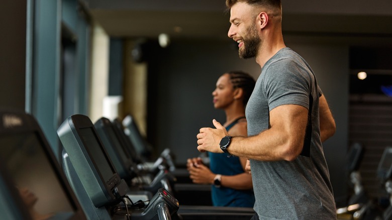 people running on treadmill