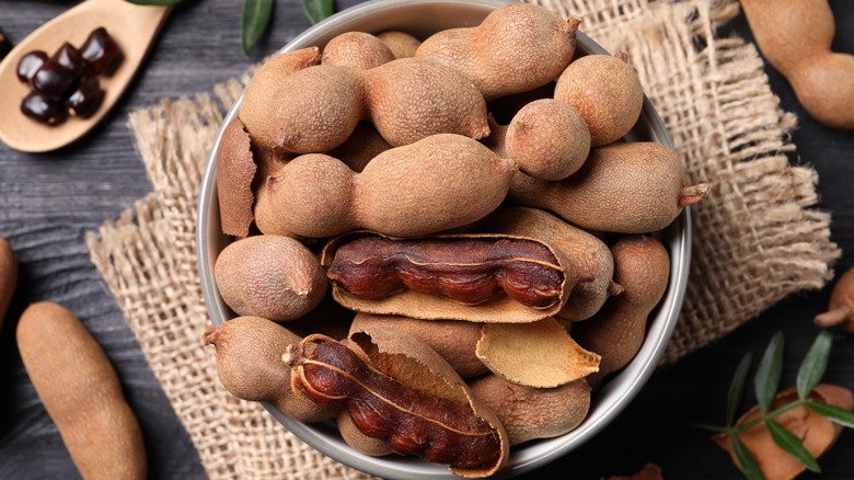 tamarind pods