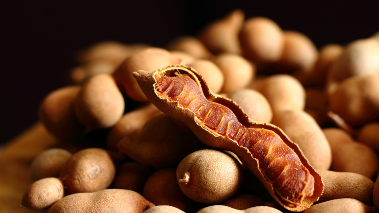 tamarind pod