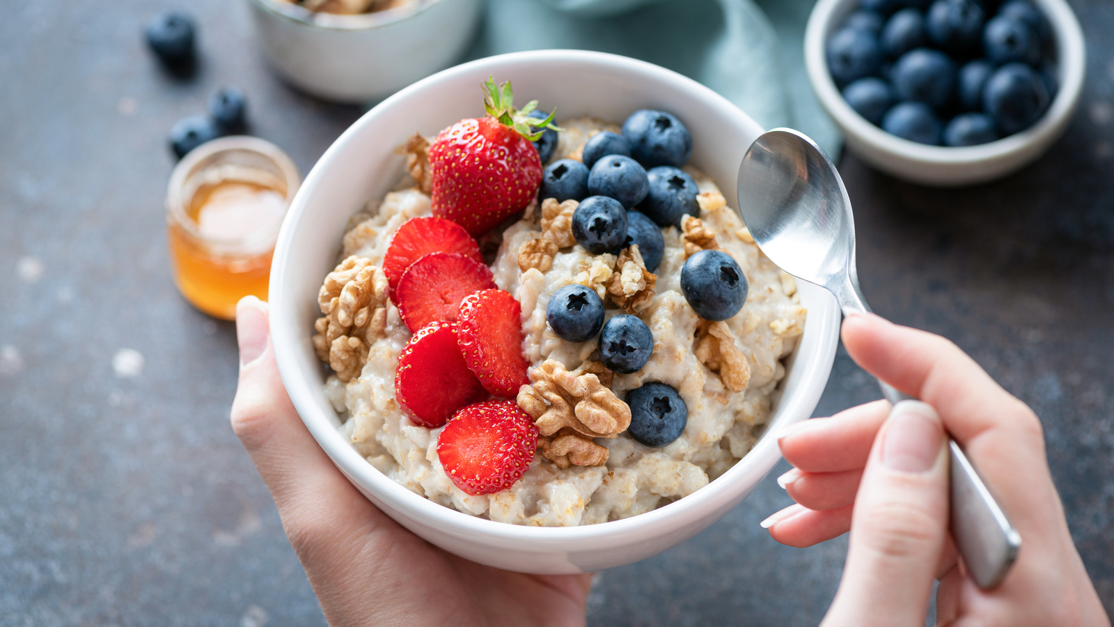 What Makes Porridge Different From Oatmeal?