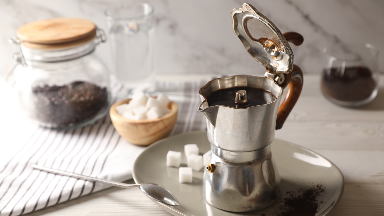 What's The Difference Between A Coffee Percolator And A Moka Pot?