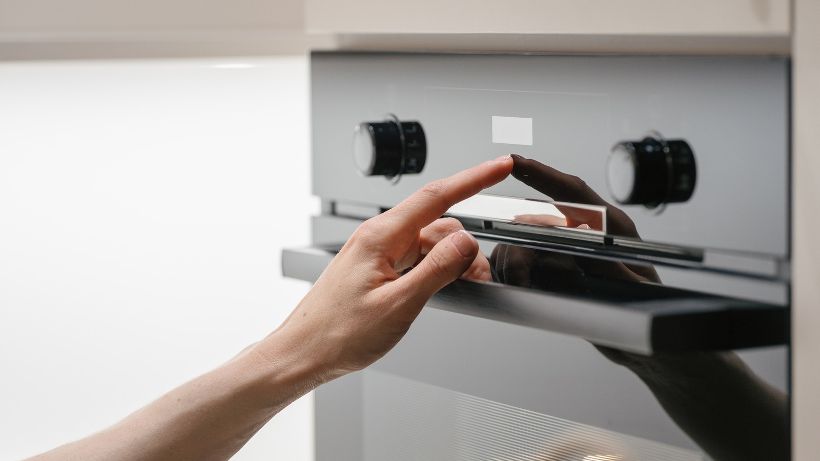 Why You Should Avoid Using Your Oven's SelfCleaning Setting