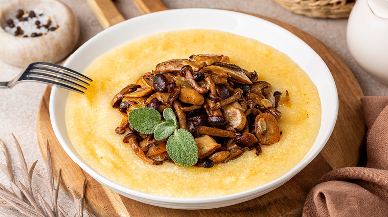 Polenta with mushrooms and sage