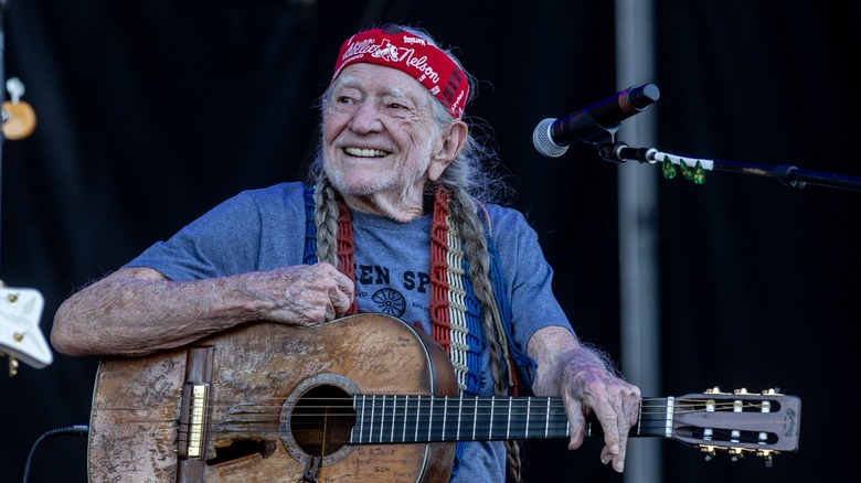 willie nelson with guitar