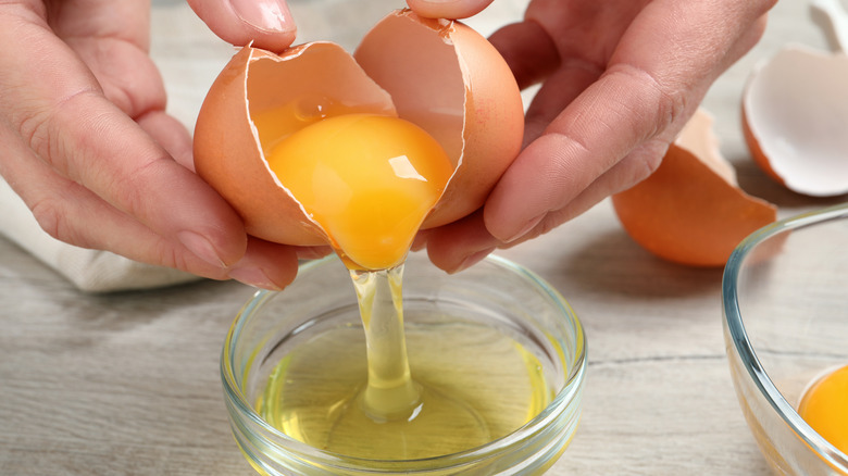 Cracking an egg open