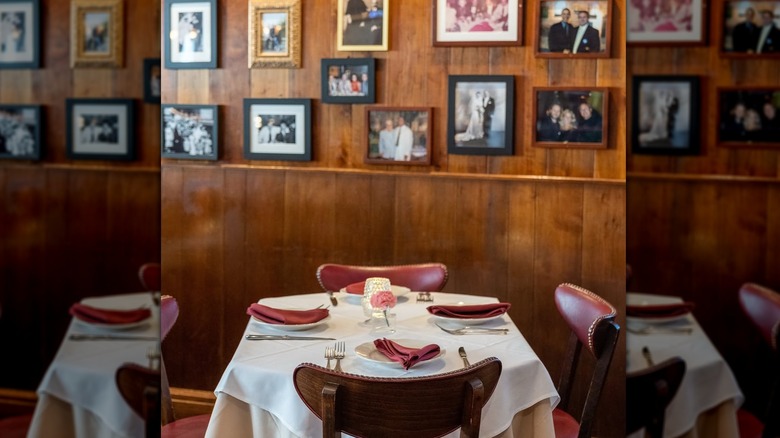 A table inside Chicago's iconic Gene & Georgetti restaurant