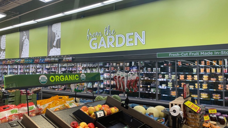 produce section in a kroger grocery store